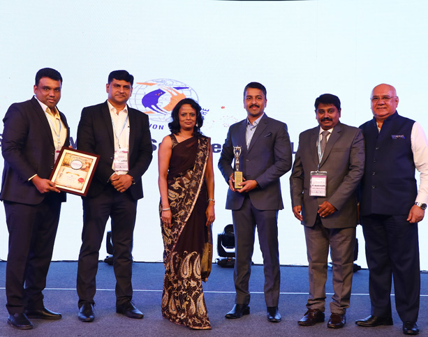 Team receiving NVOCC of the year award 2019